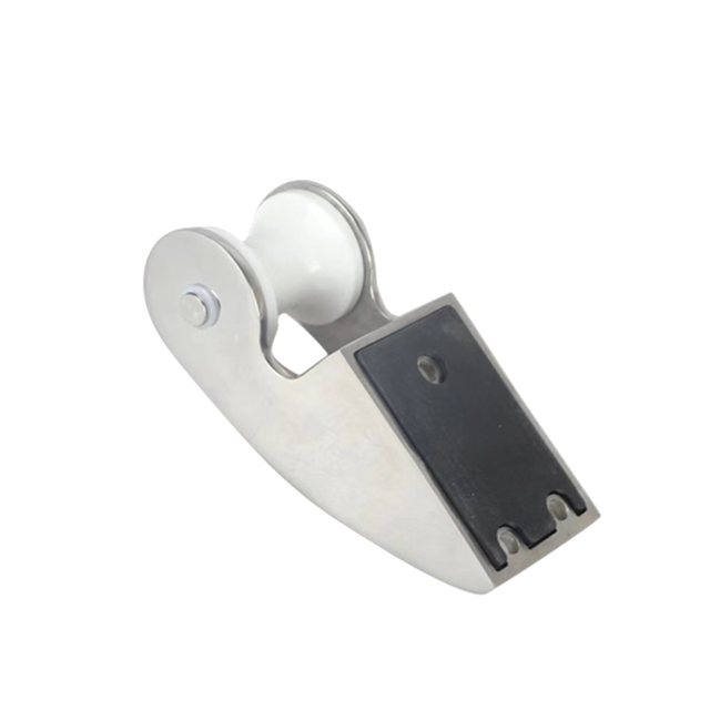 Bow anchor roller24
